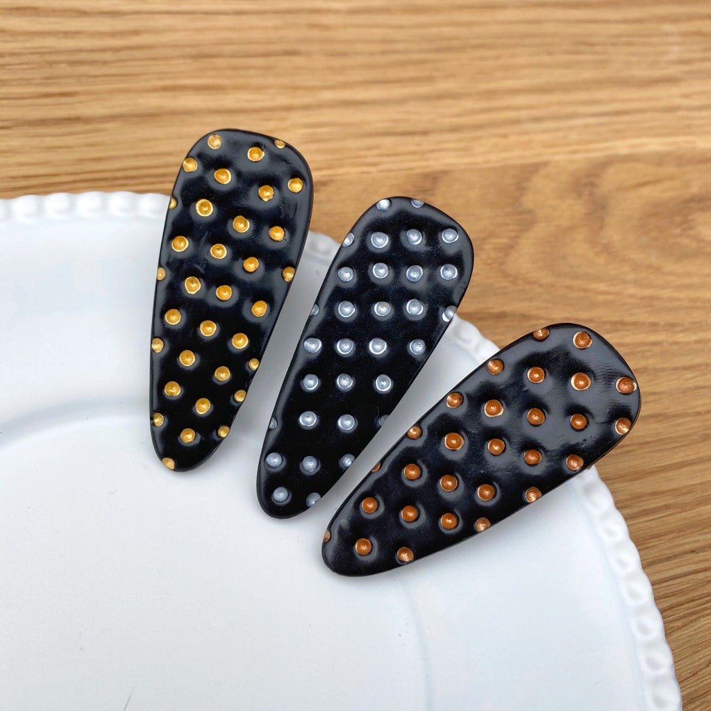 Large polka dot hair clip - Black and gold